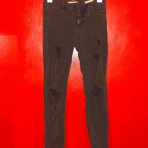 Black ripped skinny jeans